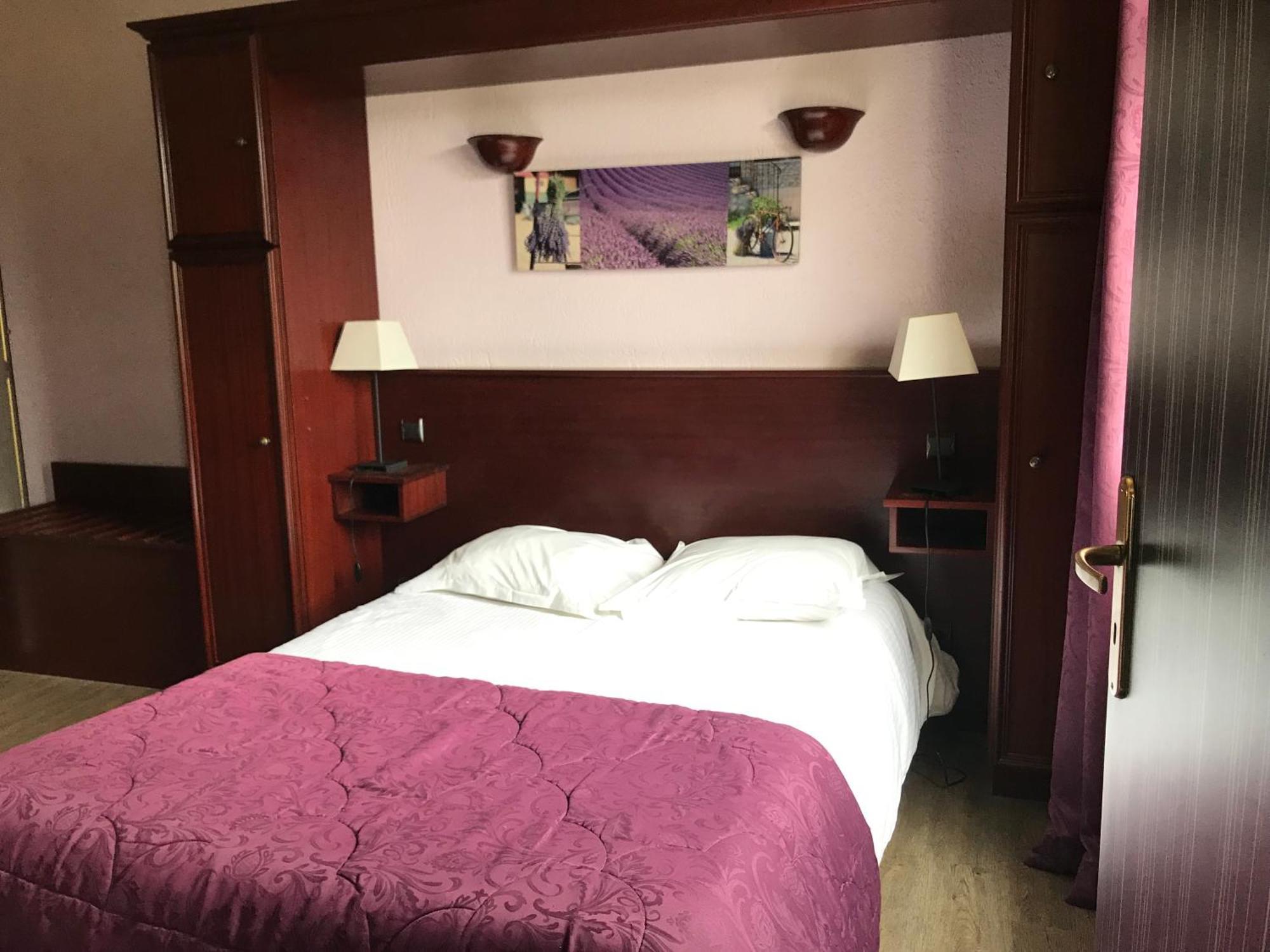 Logis Hotel & Restaurant - Le Chateau Des Tourelles 3 Etoiles Le Wast Zewnętrze zdjęcie