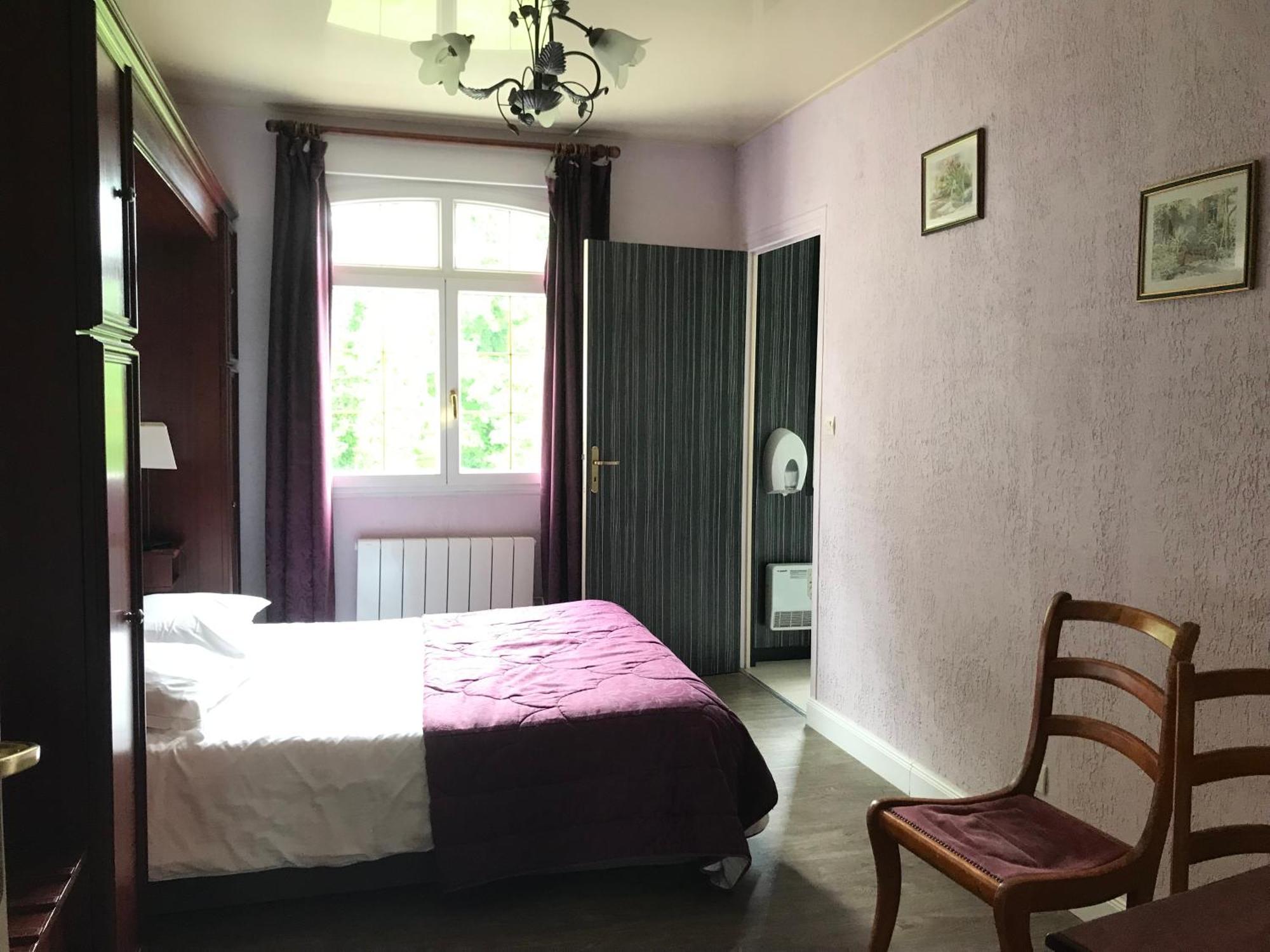 Logis Hotel & Restaurant - Le Chateau Des Tourelles 3 Etoiles Le Wast Zewnętrze zdjęcie