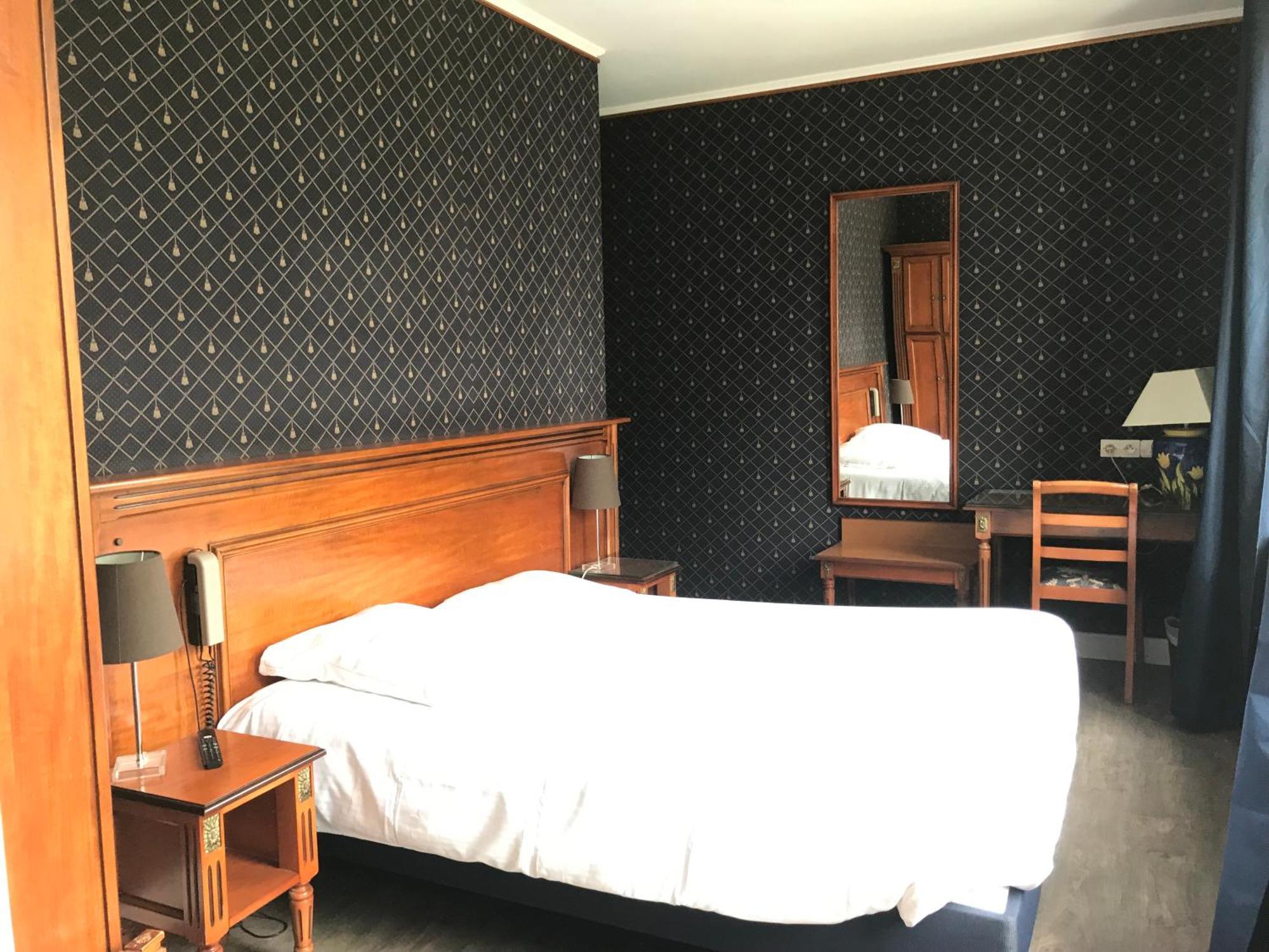 Logis Hotel & Restaurant - Le Chateau Des Tourelles 3 Etoiles Le Wast Zewnętrze zdjęcie