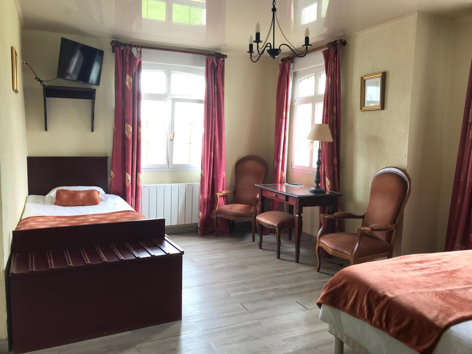 Logis Hotel & Restaurant - Le Chateau Des Tourelles 3 Etoiles Le Wast Zewnętrze zdjęcie