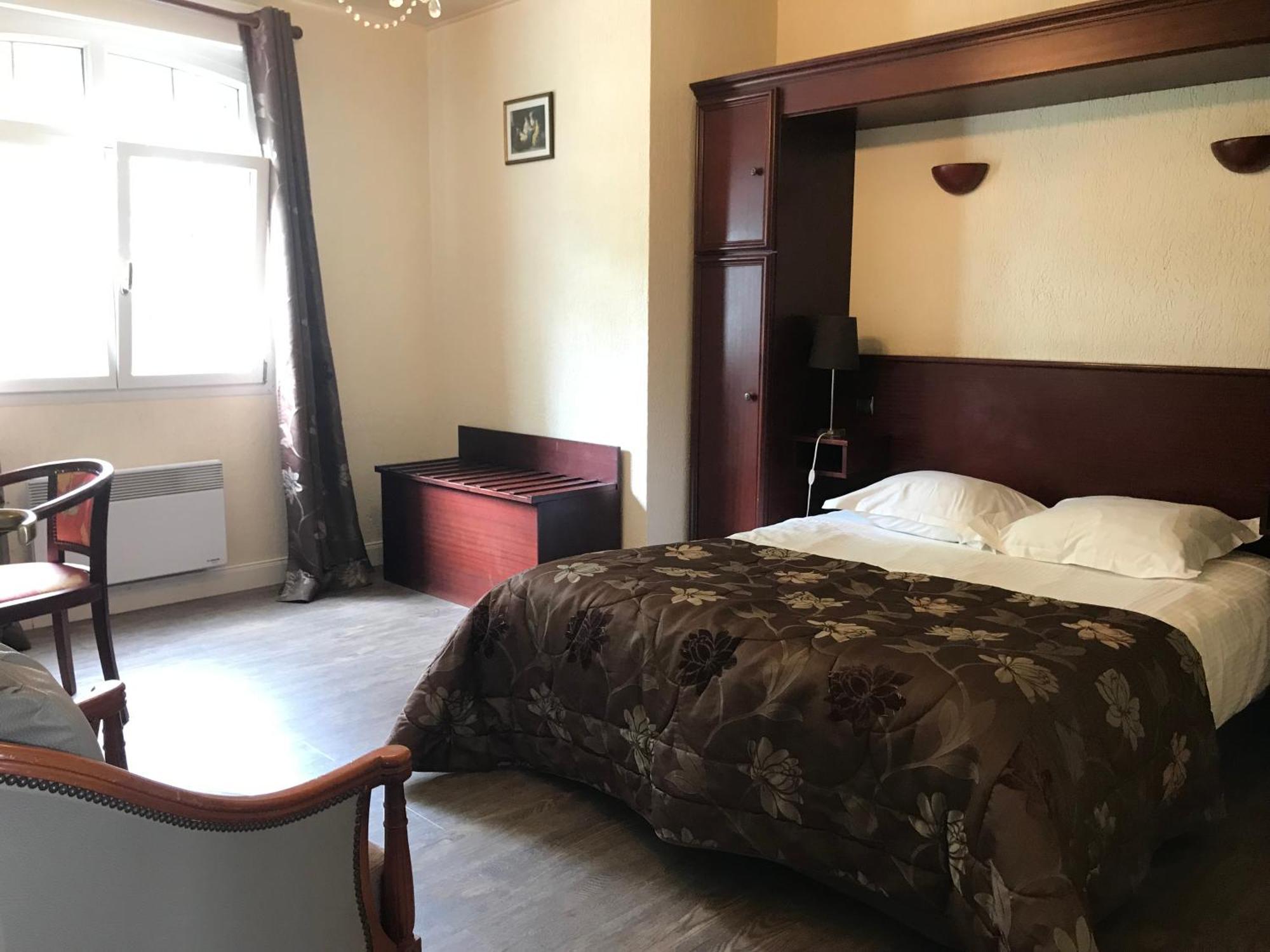 Logis Hotel & Restaurant - Le Chateau Des Tourelles 3 Etoiles Le Wast Zewnętrze zdjęcie