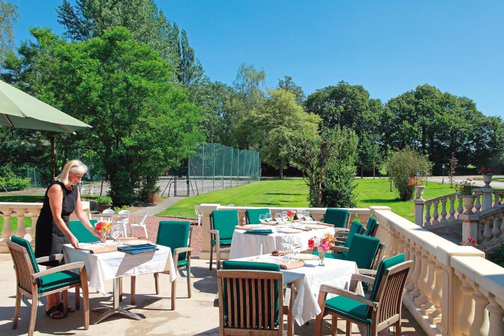 Logis Hotel & Restaurant - Le Chateau Des Tourelles 3 Etoiles Le Wast Zewnętrze zdjęcie