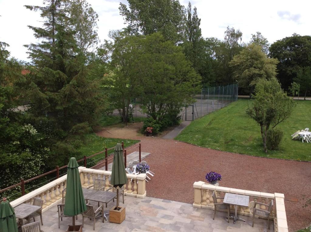 Logis Hotel & Restaurant - Le Chateau Des Tourelles 3 Etoiles Le Wast Zewnętrze zdjęcie